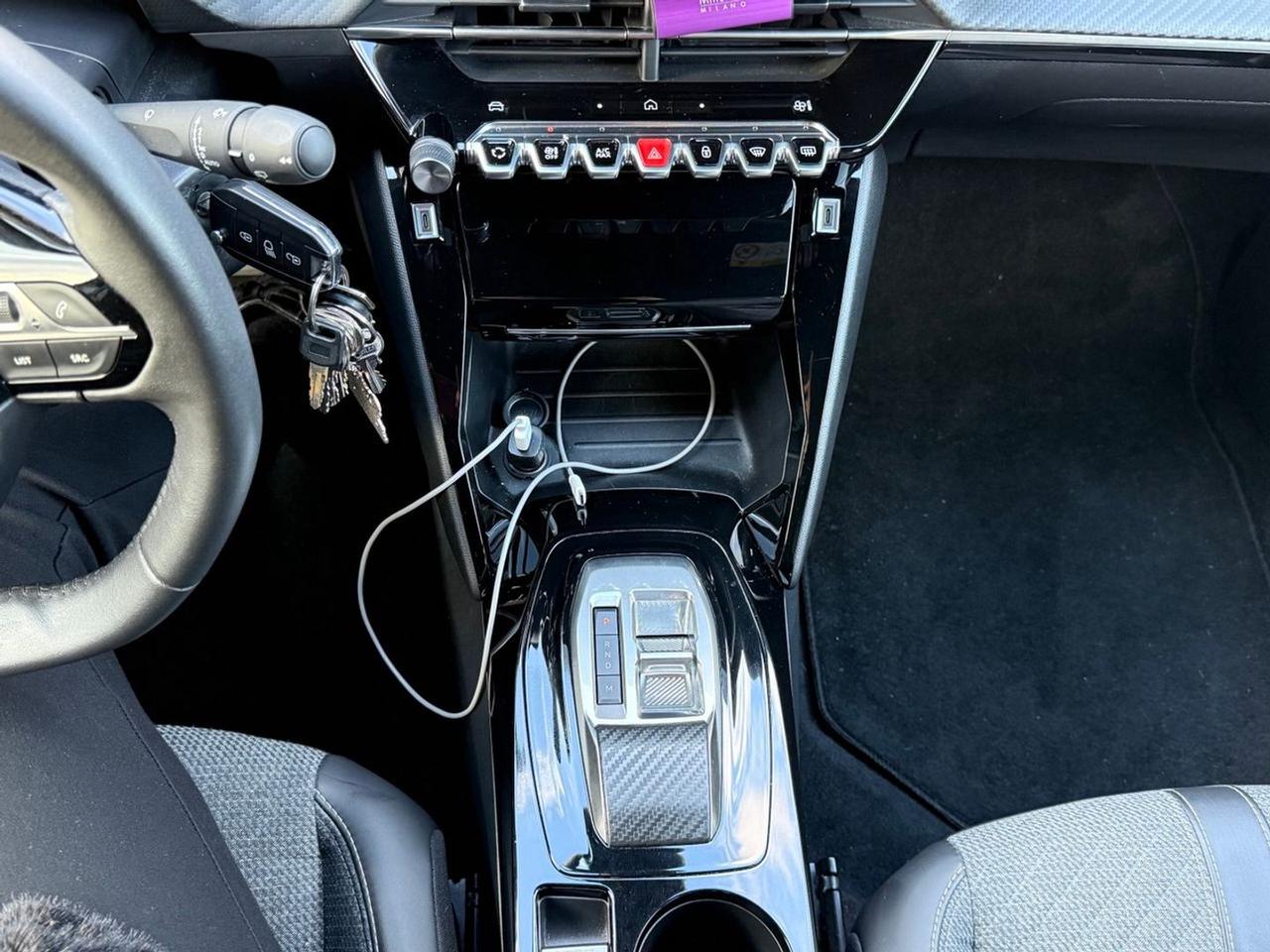 Peugeot 2008 PureTech 130 #9111