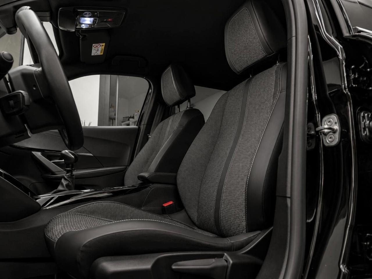 Peugeot 2008 Allure 1.2 benzina 100 CV