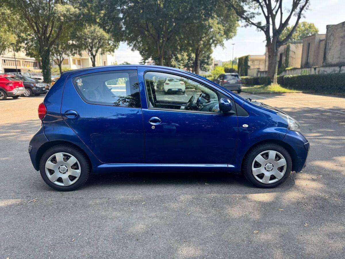 Toyota Aygo 1.0 Deep Ocean Connect 5p m-mt