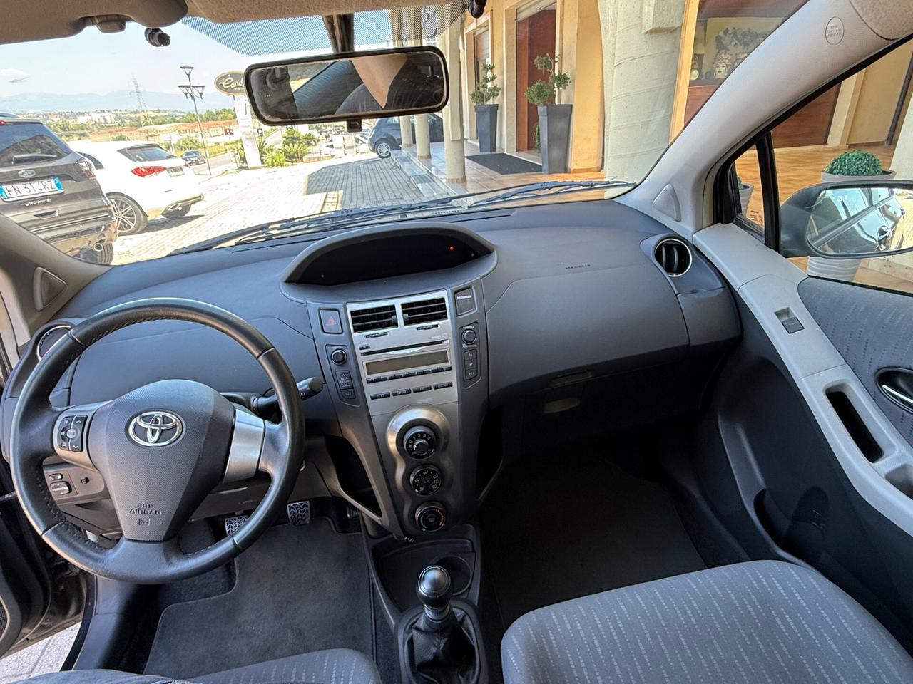 Toyota Yaris 5 porte benzina