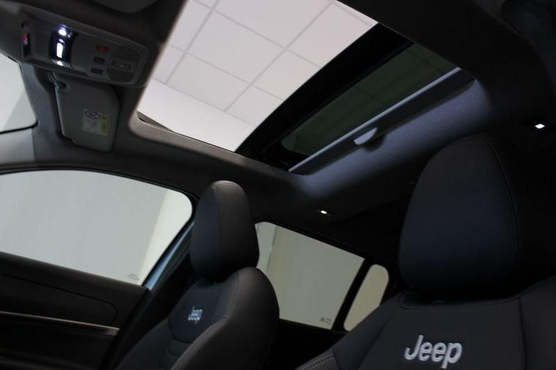 Jeep Avenger 1.2 Turbo MHEV Summit