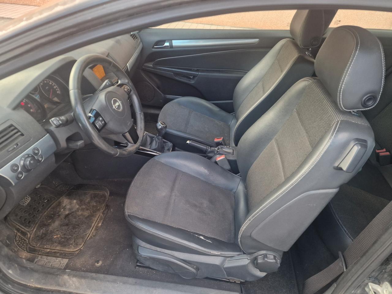 Opel Astra GTC 1.6 T 16V 3 porte Cosmo
