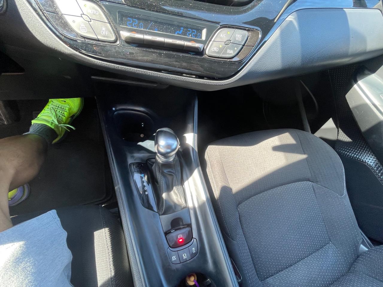 Toyota C-HR 1.8 Hybrid E-CVT Business GARANZIA