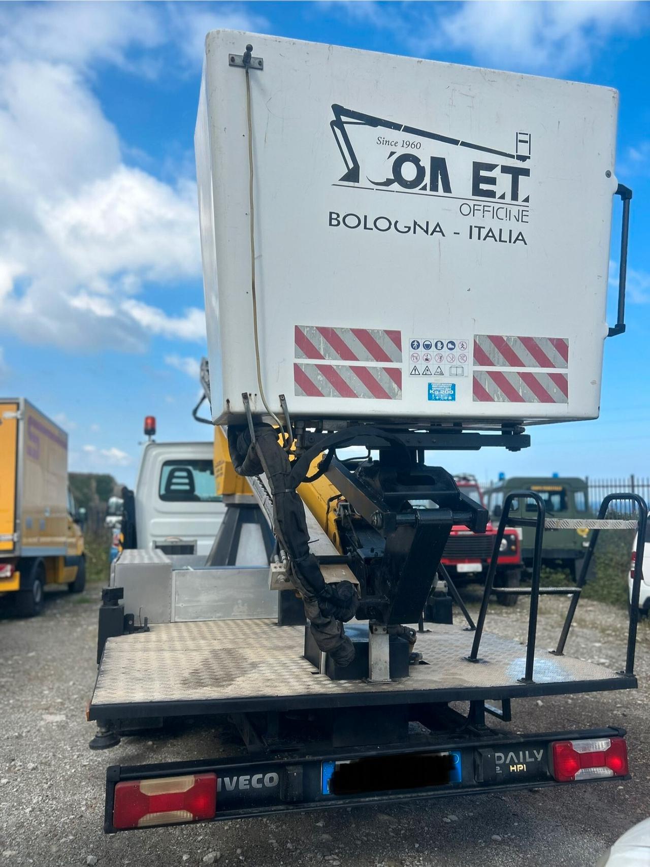 Iveco Daily piattaforma elevatrice