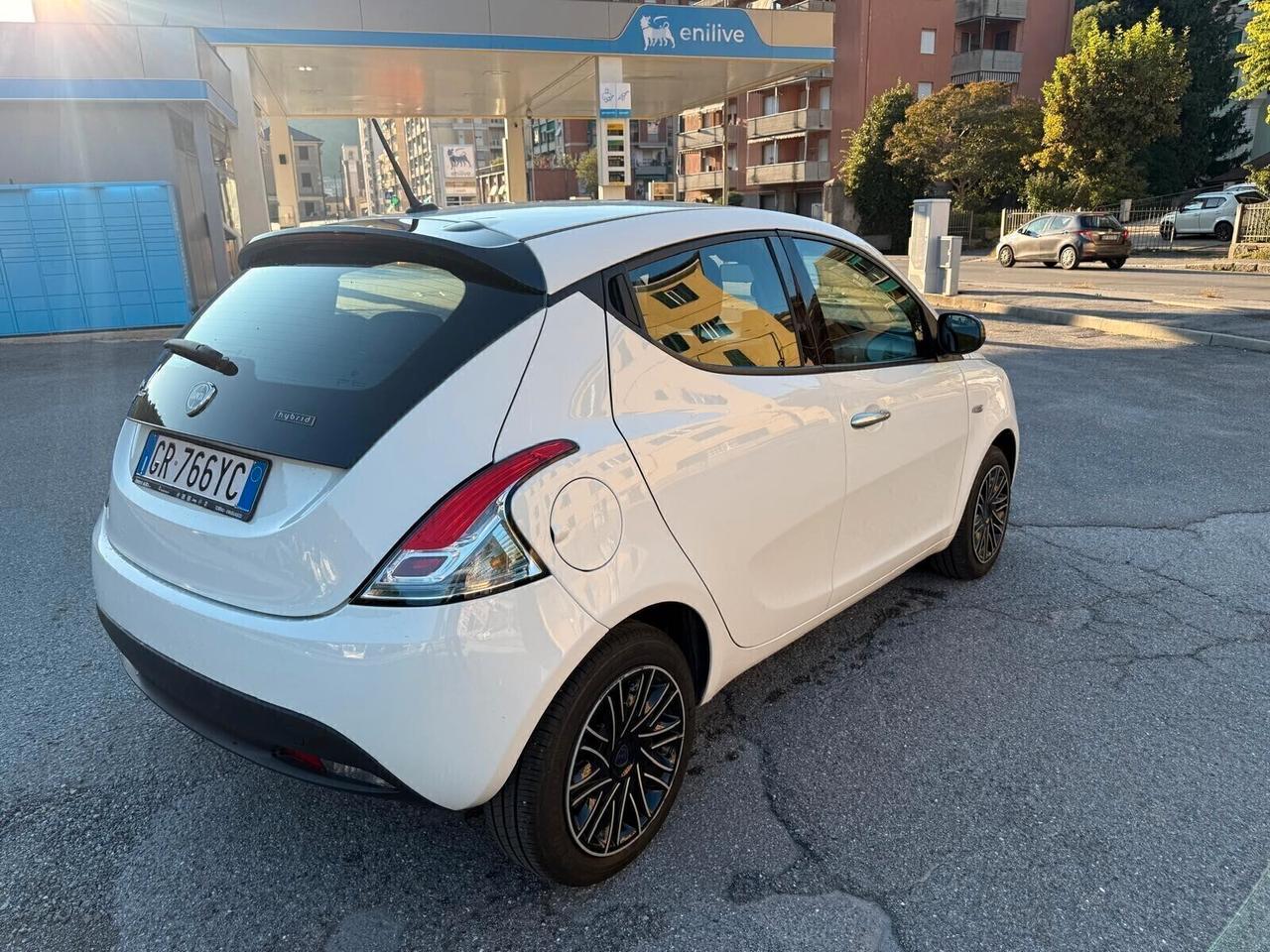 Lancia Ypsilon 1.0 FireFly 5 porte S&S Hybrid Gold Plus