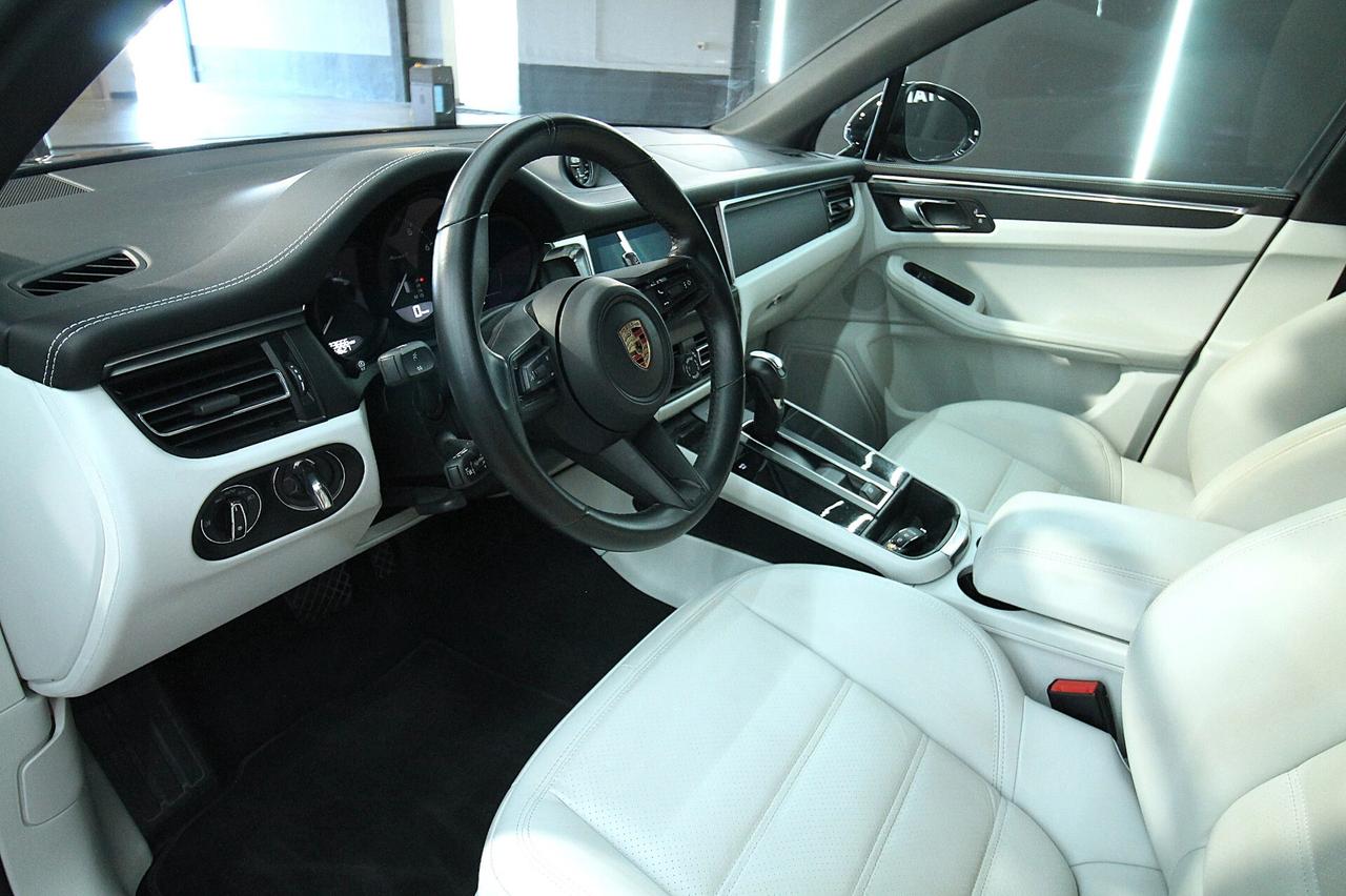PORSCHE MACAN T 2.0