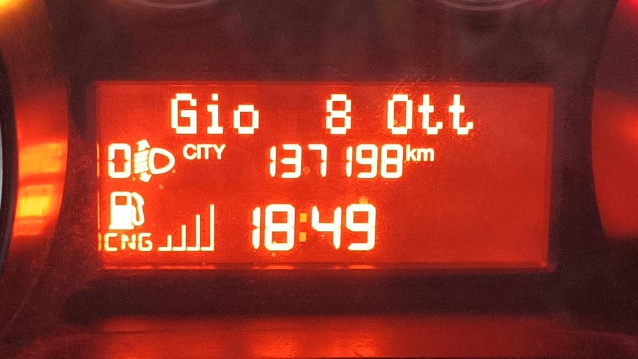 Fiat Punto 1.4 CC 77 CV Natural Power Street 2014