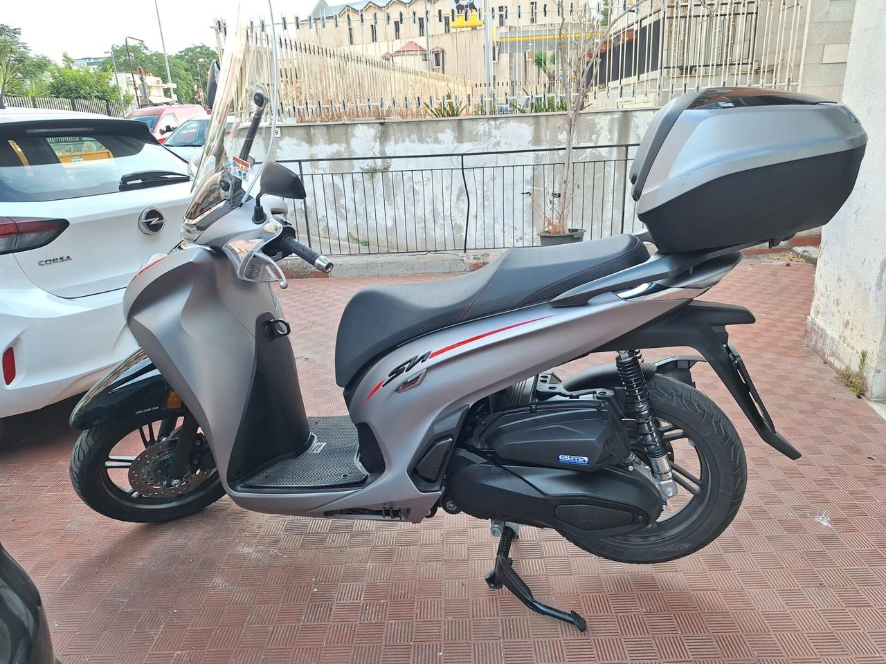 Honda SH 350 SPORT