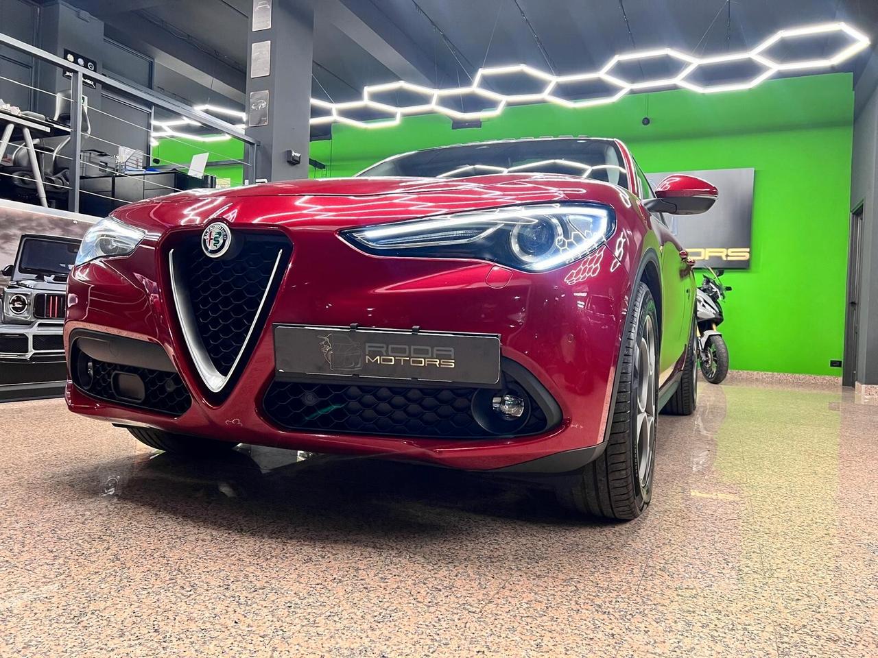 Alfa Romeo Stelvio 2.2 Turbodiesel 180 CV AT8 Q4 Executive red competition