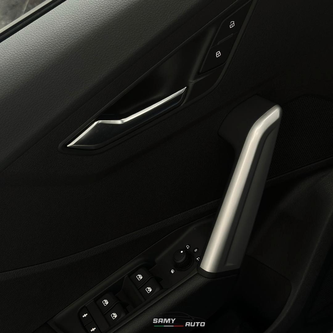 Audi Q2 30 TDI Identity Black