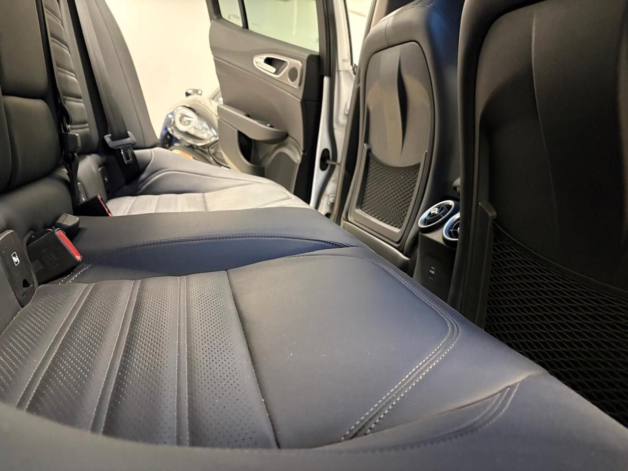 Alfa Romeo Giulia VELOCE 2.2 Turbodiesel AT8 Q4 AWD SPOTICAR