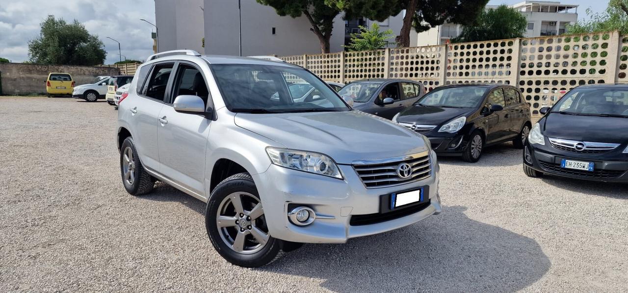 Toyota RAV4 2.2 D-4D 150 CV Lounge 2012