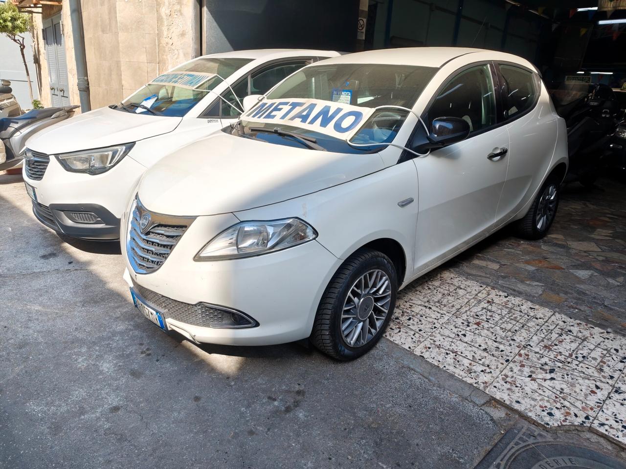 Lancia Ypsilon 0.9 TwinAir 85 CV 5 porte Metano Ecochic Gold