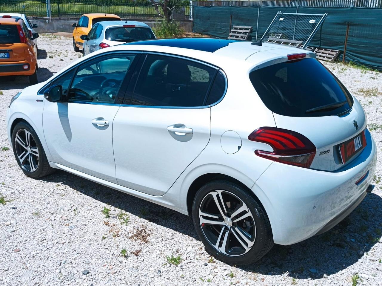 Peugeot 208 BlueHDi 100 5 porte GT Line