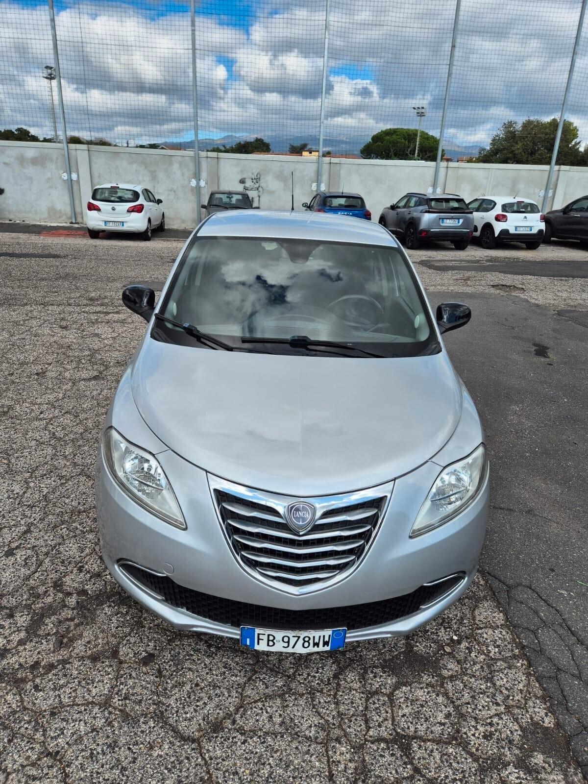 Lancia Ypsilon 1.2 69 CV 5 porte Platinum