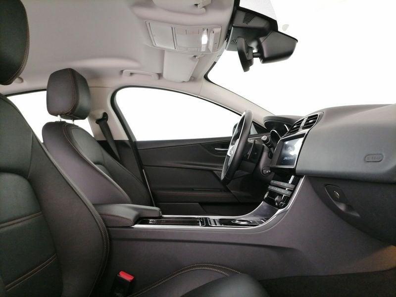 Jaguar XE 2.0d i4 Prestige 180cv auto my19