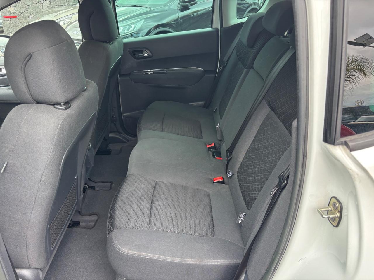 Peugeot 3008 1.6 HDi 115CV Business