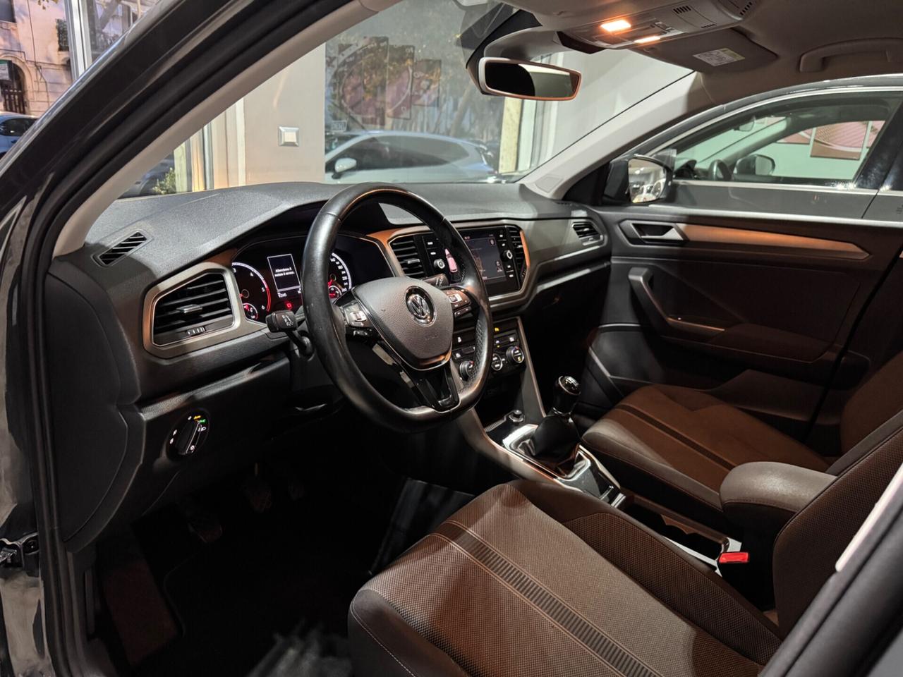 Volkswagen T-Roc 1.6 TDI SCR Business BlueMotion Technology