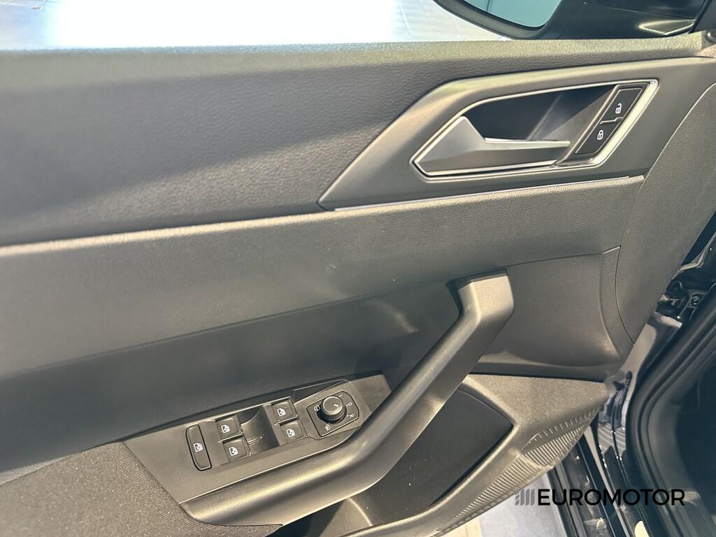 Volkswagen Taigo 1.0 TSI R-Line DSG