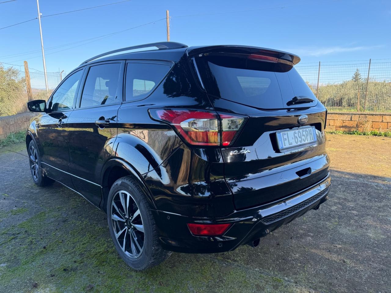 Ford Kuga 1.5 TDCI 120 CV S&S 2WD ST-Line