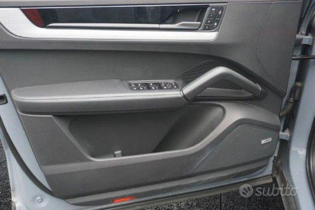 PORSCHE Cayenne Coup 3.0 V6 E-Hybrid +ACC+21"