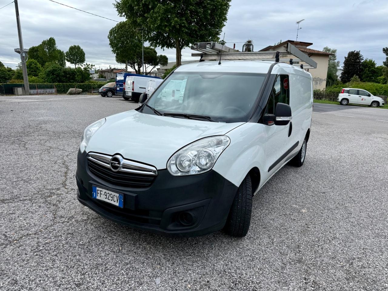 Opel Combo 1.4 Turbo EcoM Van Ok NEOPATENTATI