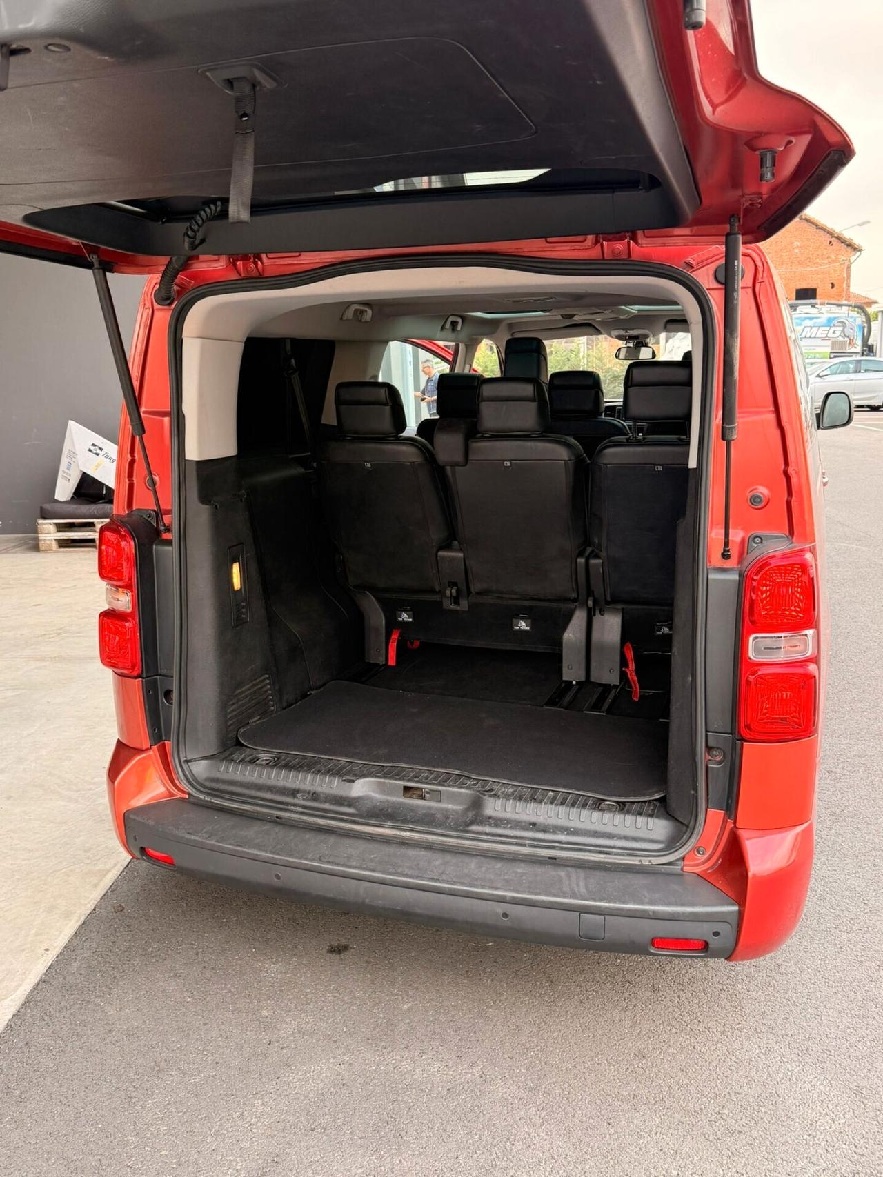 Peugeot Traveller BlueHDi 180 S&S EAT8 Long Business Vip