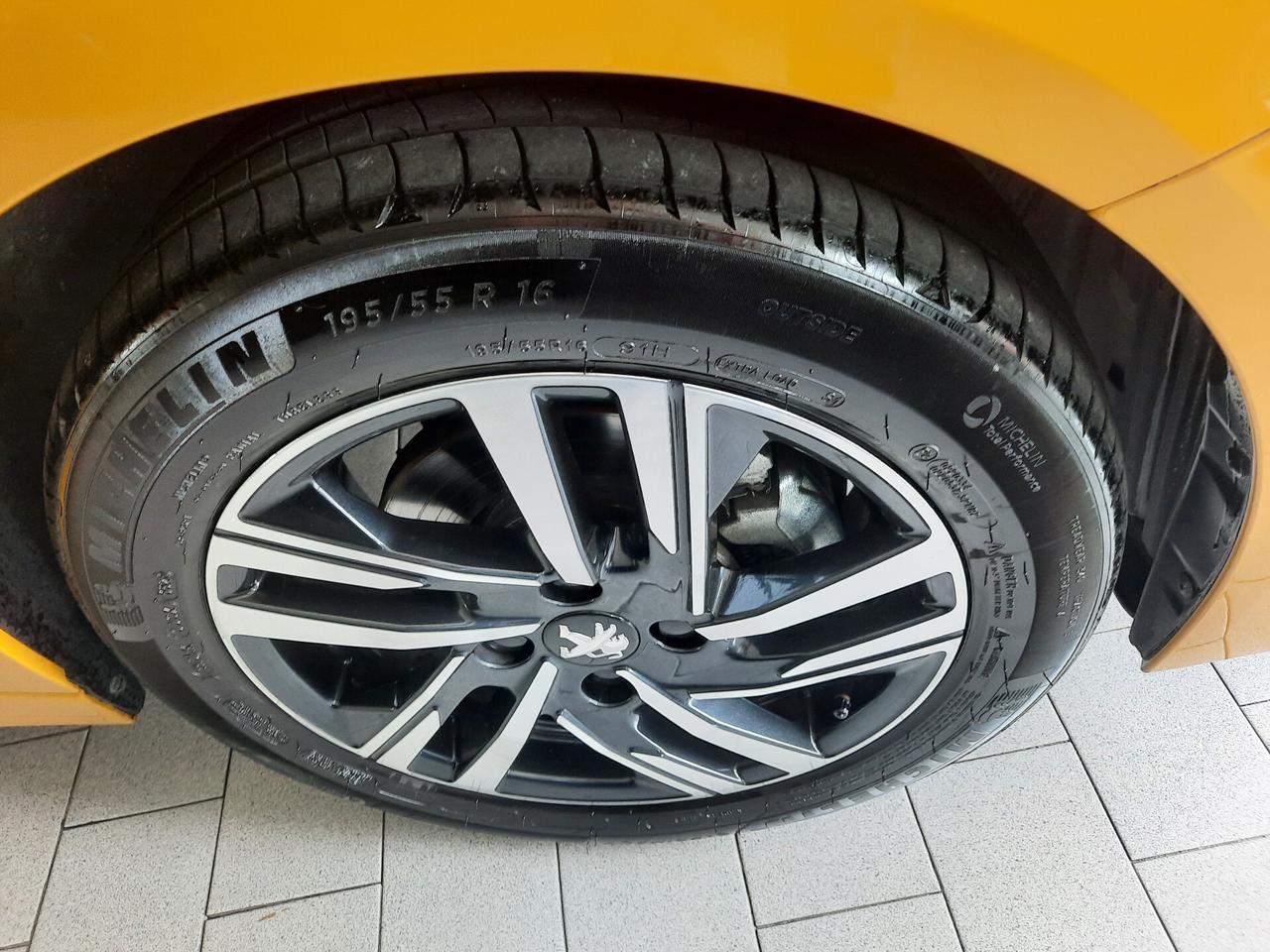 Peugeot 208 ALLURE PACK 100CV S&S