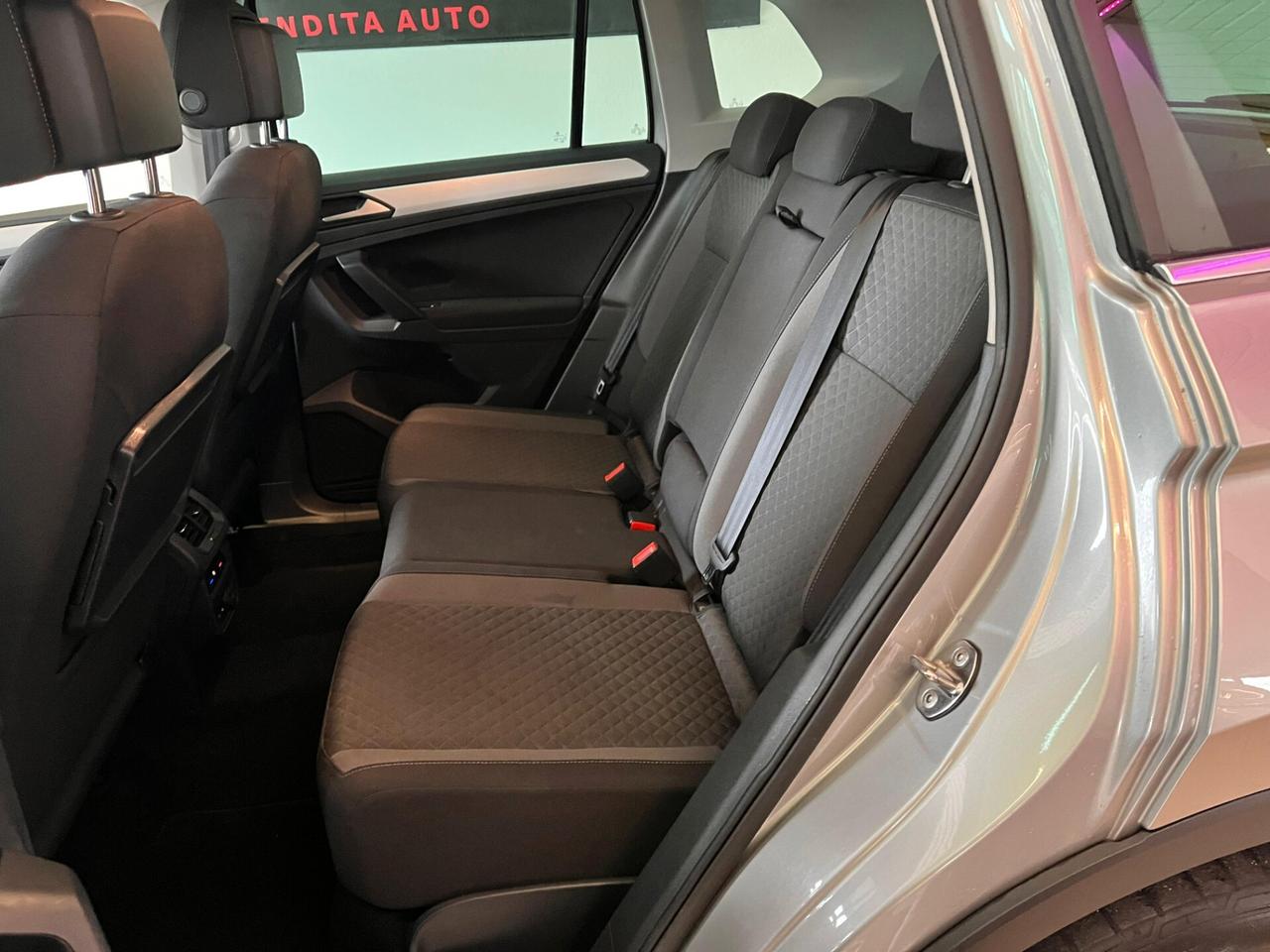 Volkswagen Tiguan 2.0 TDI SCR DSG Business BlueMotion Technology