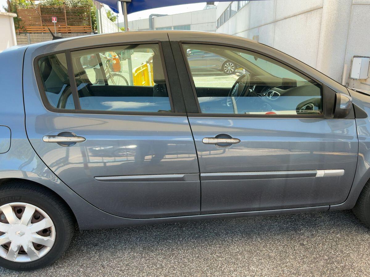 Renault Clio 1.2 16V 5 porte Dynamique