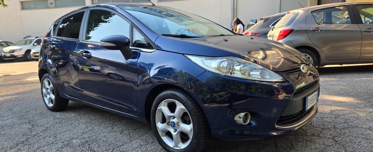 Ford Fiesta 1.4 TDCi 70CV 5 porte Titanium