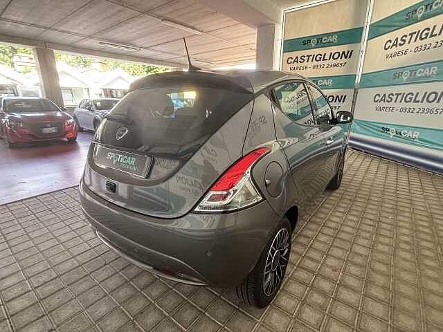 Lancia Ypsilon Platino 1.0 Hybrid 70 cv - usata
