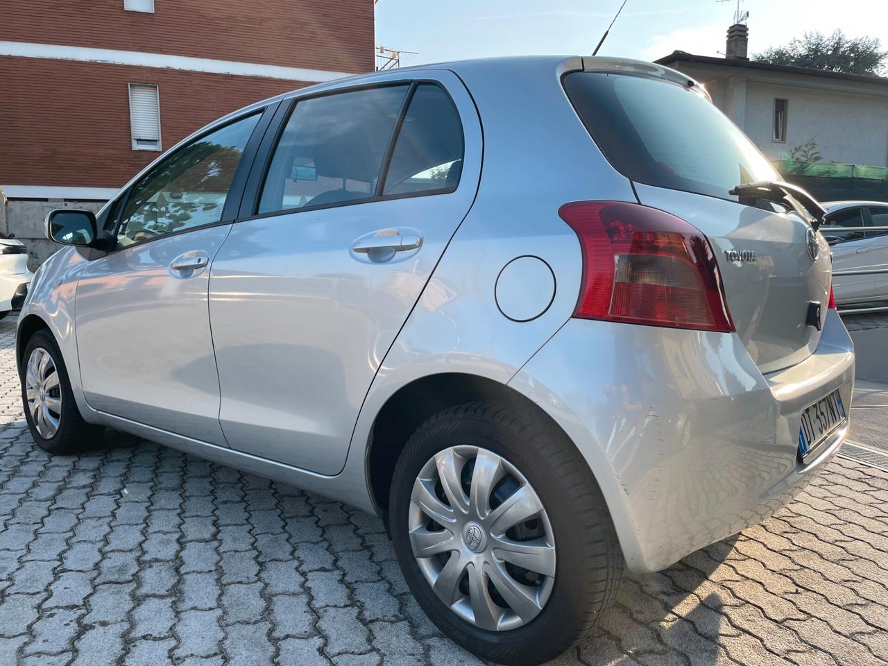 Toyota Yaris 1.3 5 porte Sol KM REALI!!! NEOPATENTATI OK
