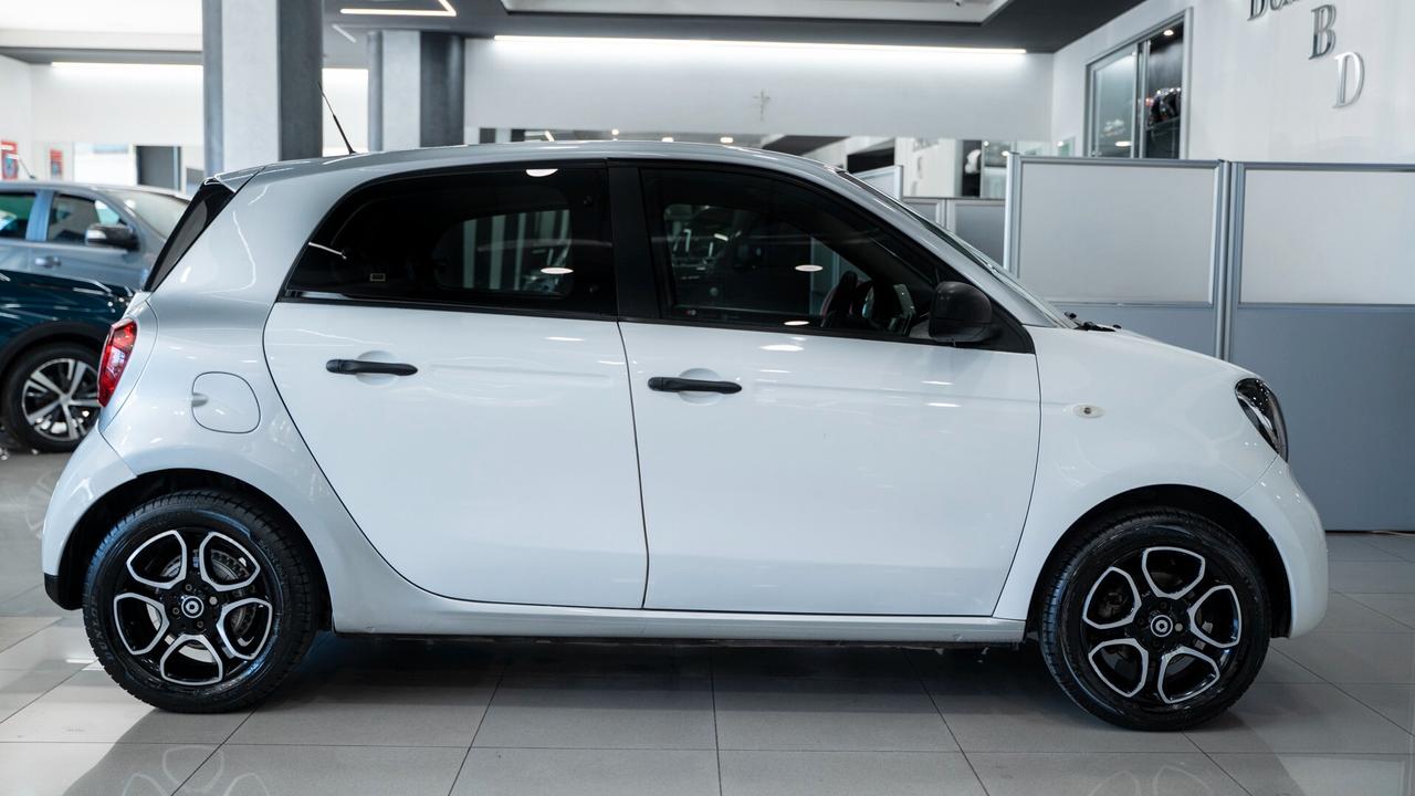 Smart ForFour 1.0 YOUNGSTER 71 CV TWINAMIC AUTO NAVI PELLE FULL