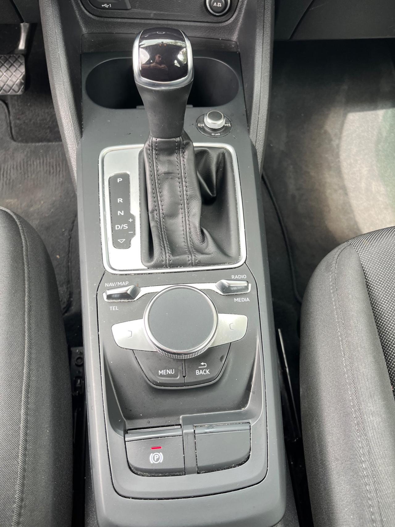 Audi Q2 35 TDI quattro S tronic Identity Black