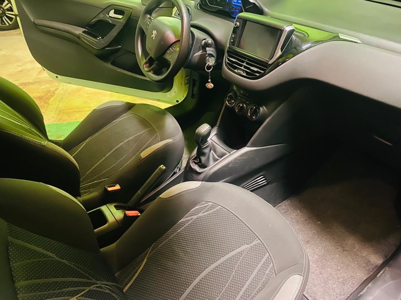 Peugeot 208 1.4 HDi 68 CV 3 porte Allure