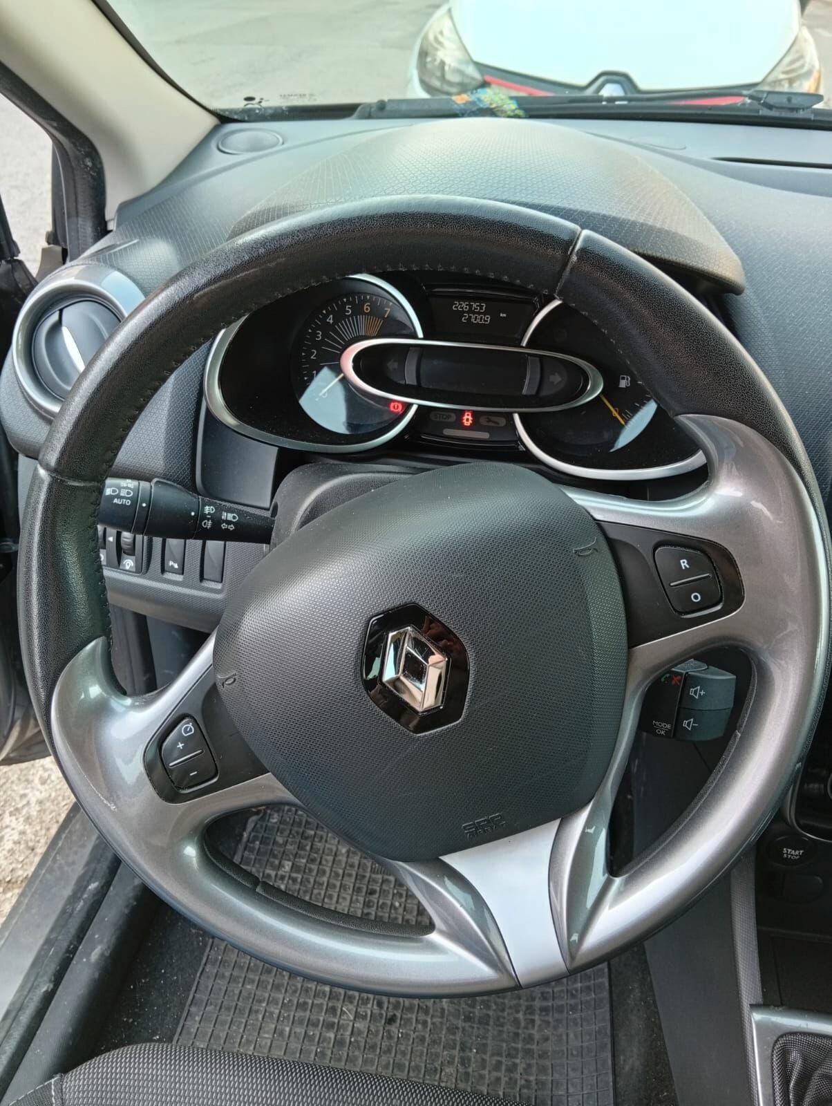 Renault Clio 1.2 75CV GPL 5 porte Costume National