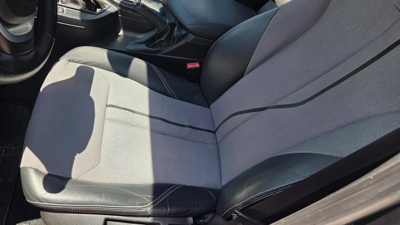 Bmw 116d 5p. Urban 2.0 d 116 cv