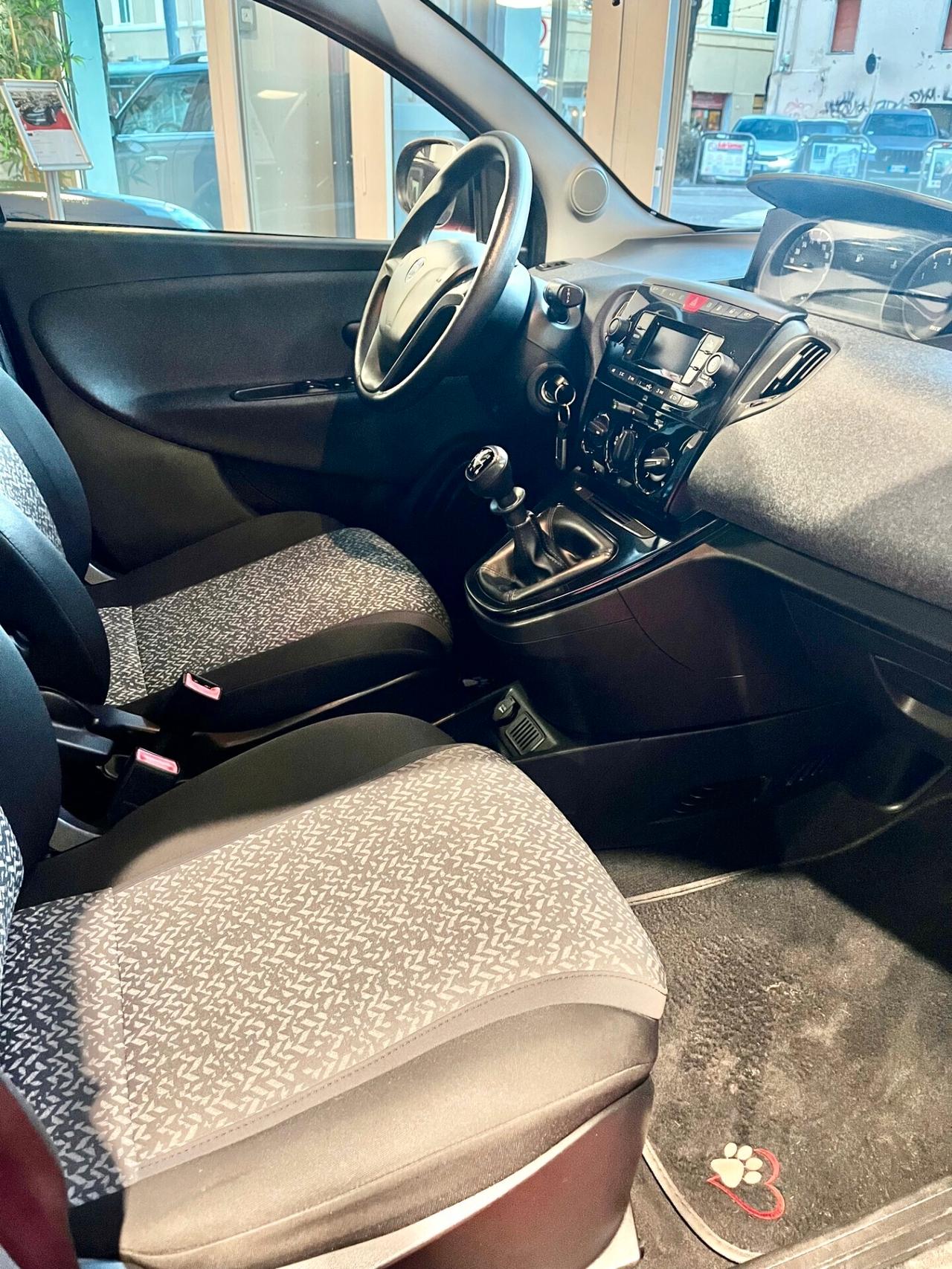 Lancia Ypsilon 1.2 69 CV 5 porte GPL Ecochic Elefantino Blu OK NEOPATENTATI