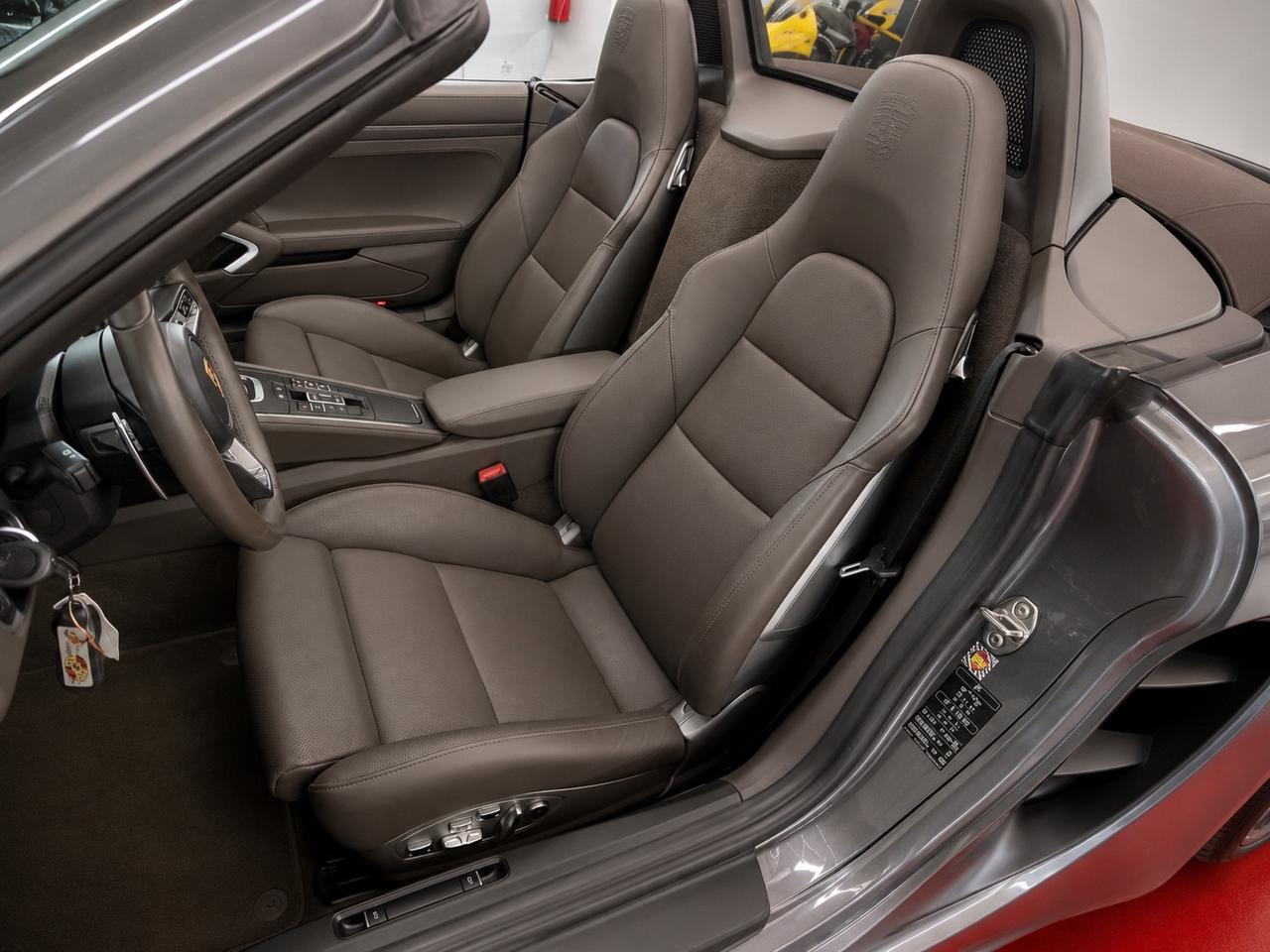 Porsche 718 Spyder Boxster 2.5 GTS esclusive manufactur
