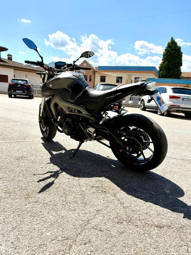 YAMAHA MT-09 ABS