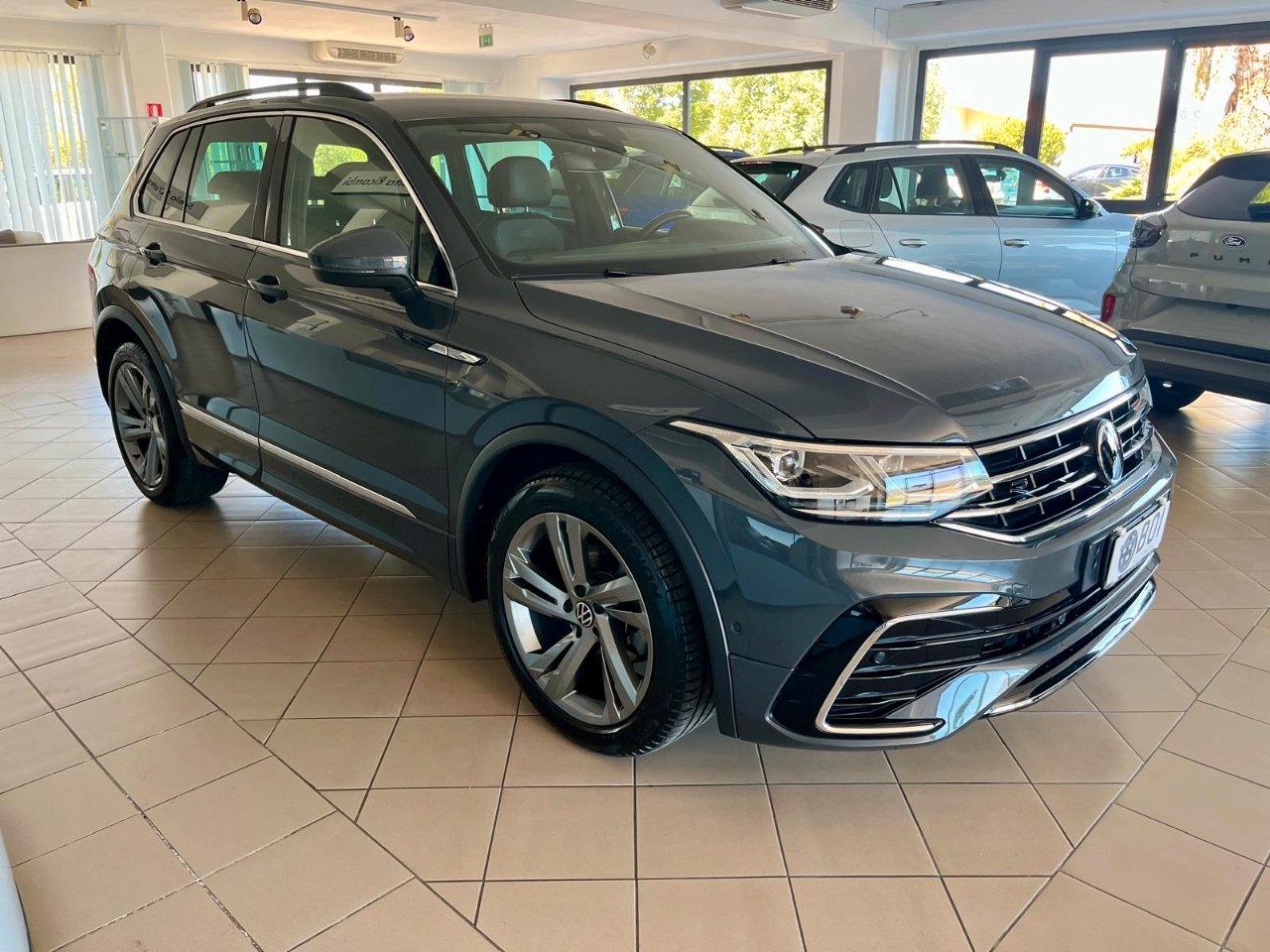 Volkswagen Tiguan 2.0 tdi R-Line 150cv dsg