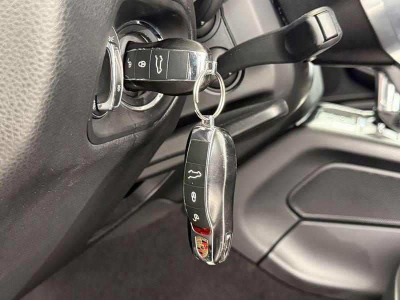 Porsche Macan 2.0 TETTO PANORAMICO - SOSP - IVA ESPOSTA