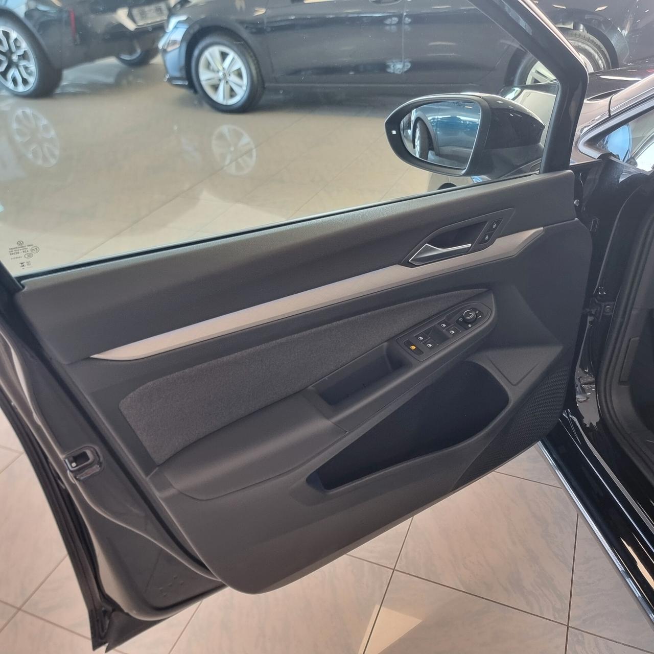 VOLKSWAGEN GOLF 8 LIFE 2.0 TDI 115cv Euro 6E