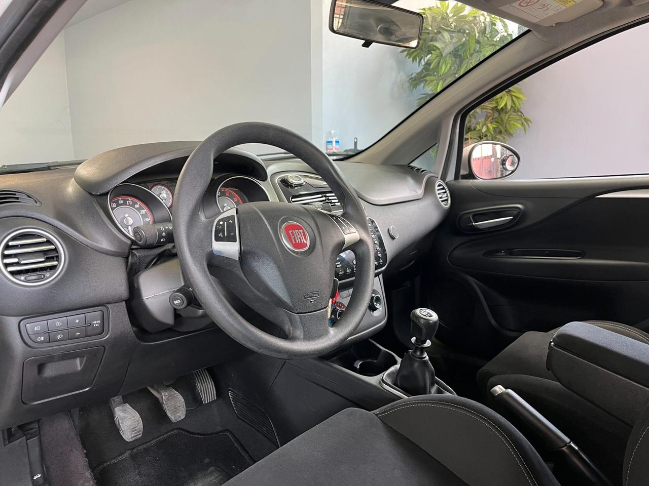 Fiat Punto 1.2cc LOUNGE 69cv EURO6B 5 P.TE - OK NEOPAT.