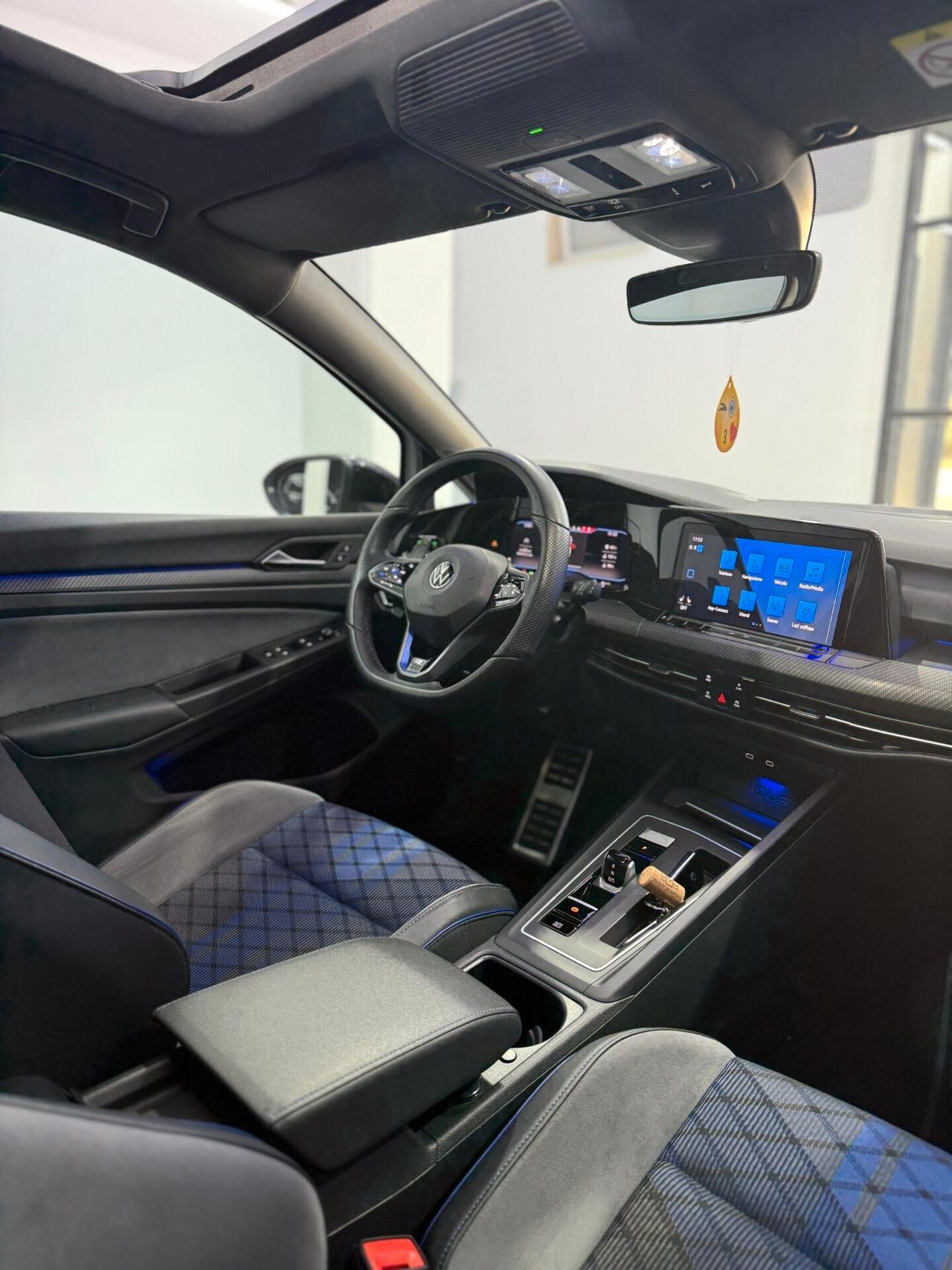 Volkswagen Golf 2.0 TSI R DSG 4Motion
