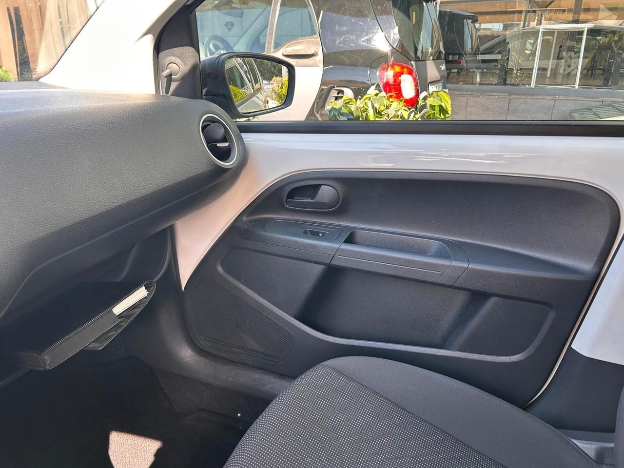 Volkswagen up! 1.0 5p. take