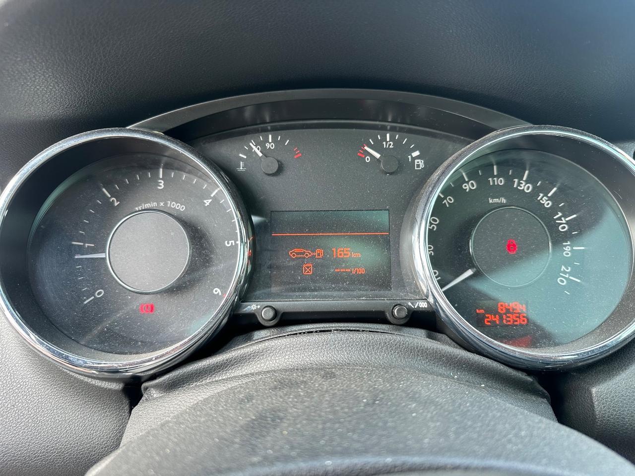 Peugeot 5008 1.6 HDi 110CV Féline