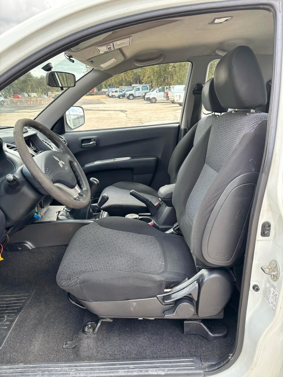 Mitsubishi L200 2.5 DI-D 178CV Club Cab