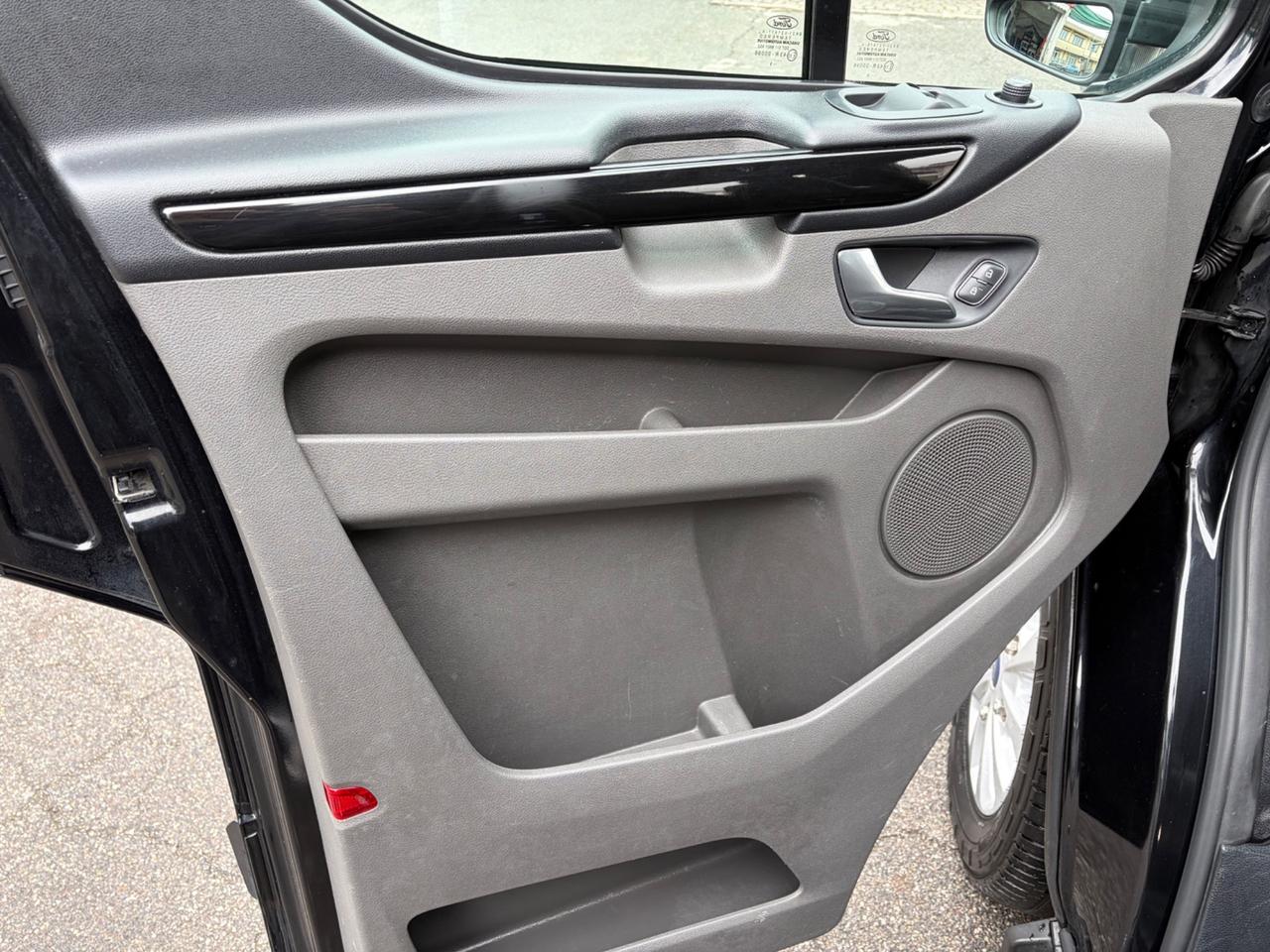 Ford Tourneo Custom 310 2.0 TDCi 130CV PC Titanium